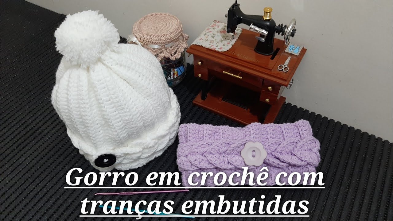 Gorro em crochê com tranças embutidas