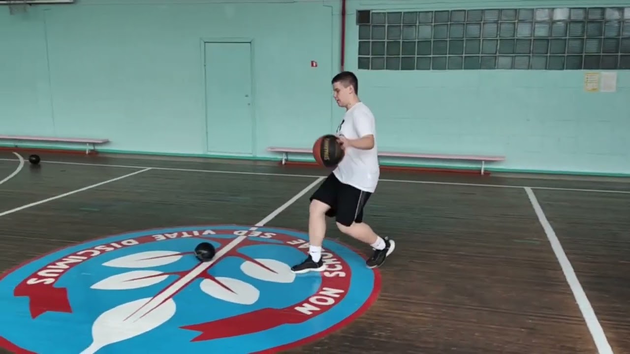 Ведення м'яча в русі