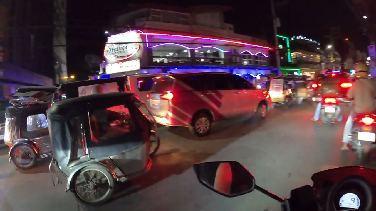 Friday Night Traffic.. Cruise to Walking Street and back 