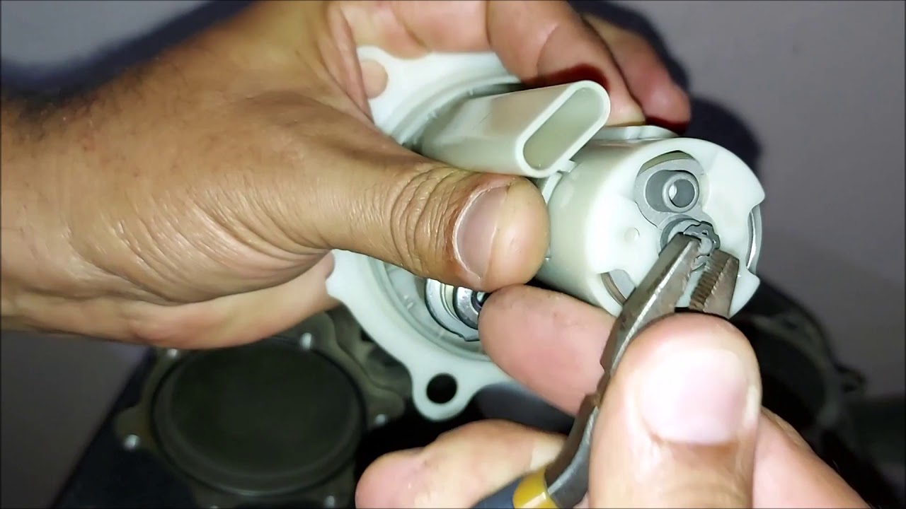 Troca da bomba de combustível do quadriciclo Honda Fourtrax 420
