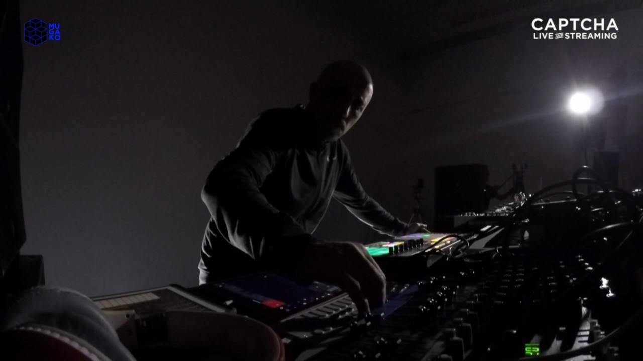 Arcanoid aka Dj Muerto (Live - Intro) Mugako Festival