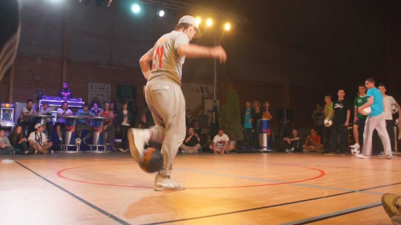 Seven to Smoke - Championnat de France Freestyle Football - Royan '12 [HD]