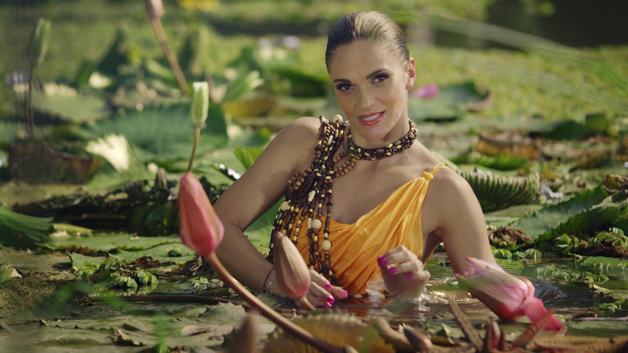 Mariana Seoane - Ya No Cabes En Mi Vida ((Video Oficial))