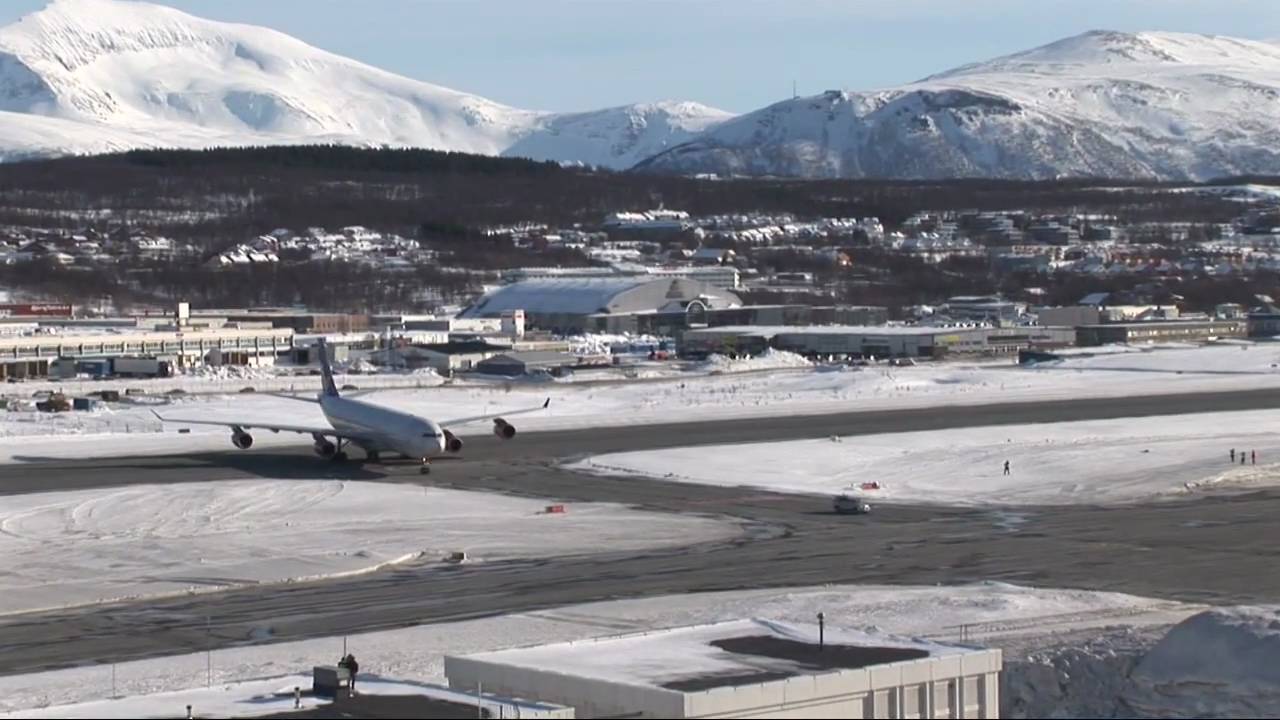SAS Airbus 340 På Tromsø-besøk / SAS A340 on the first visit to Tromsø