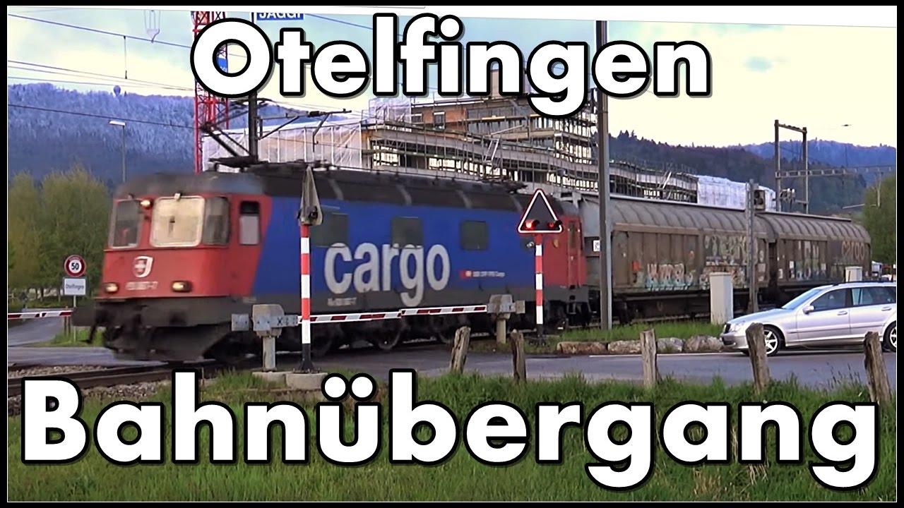 Railroad Crossing, Bahnübergang und Feldbahn bei Otelfingen Zürich, Schweiz