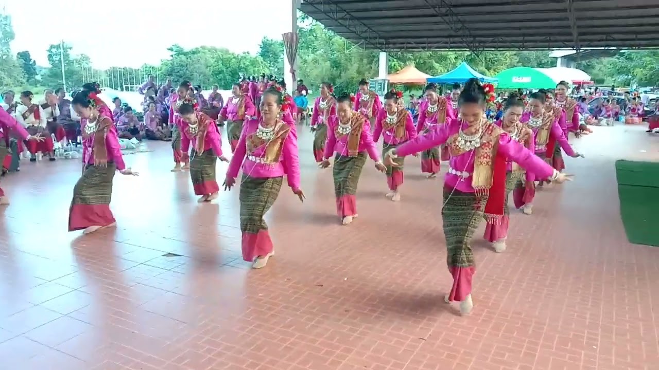 การแสดง #อีสานเมืองม่วน