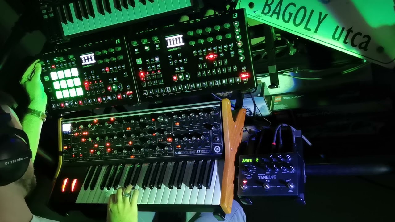 lineoffside Dawless Jammin 006. analog four mk II arrived #dawless #livemusic  #performance
