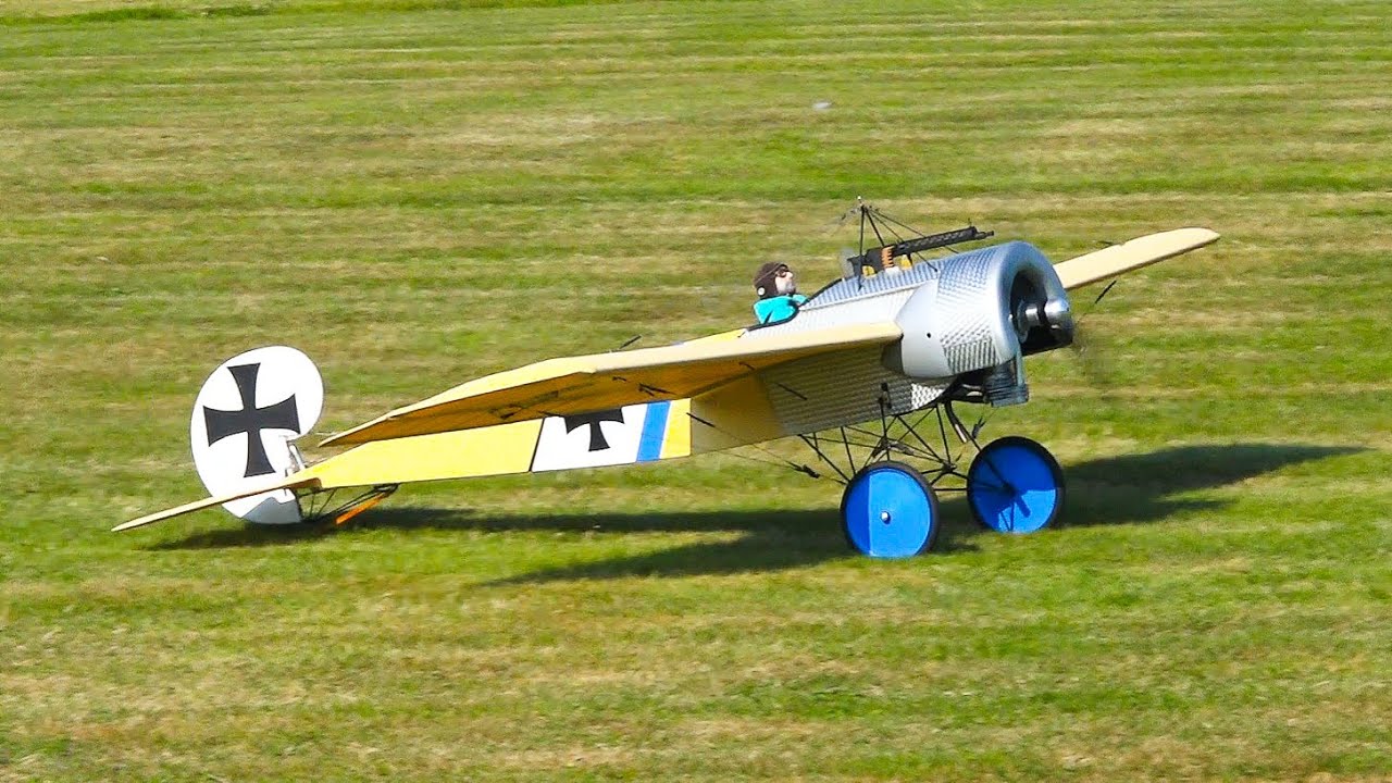 BEAUTIFUL RC SCALE MODEL – FOKKER E.III / Modellflugtage 2016 Pirna