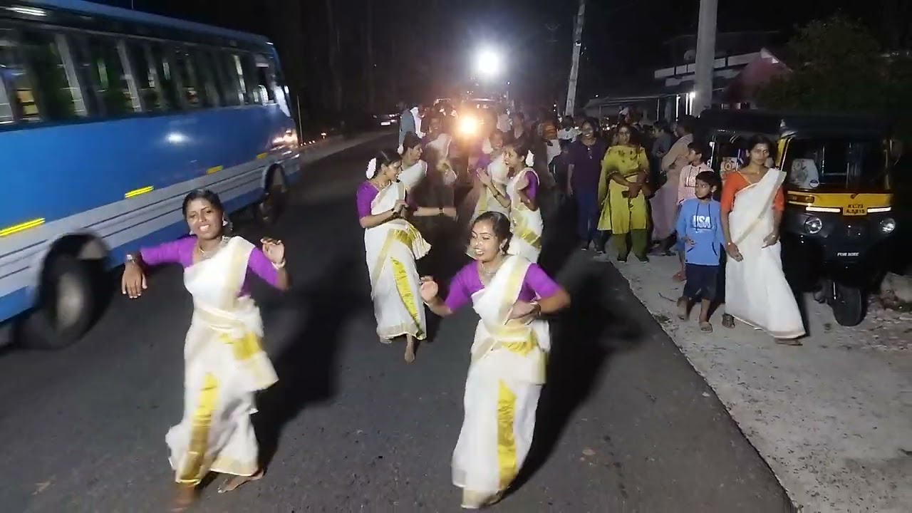 സി. സി ശിവപുരം ക്ഷേത്രോത്സവ ഘോഷയാത്രയോടൊപ്പം ടീം ഗ്രാമം..