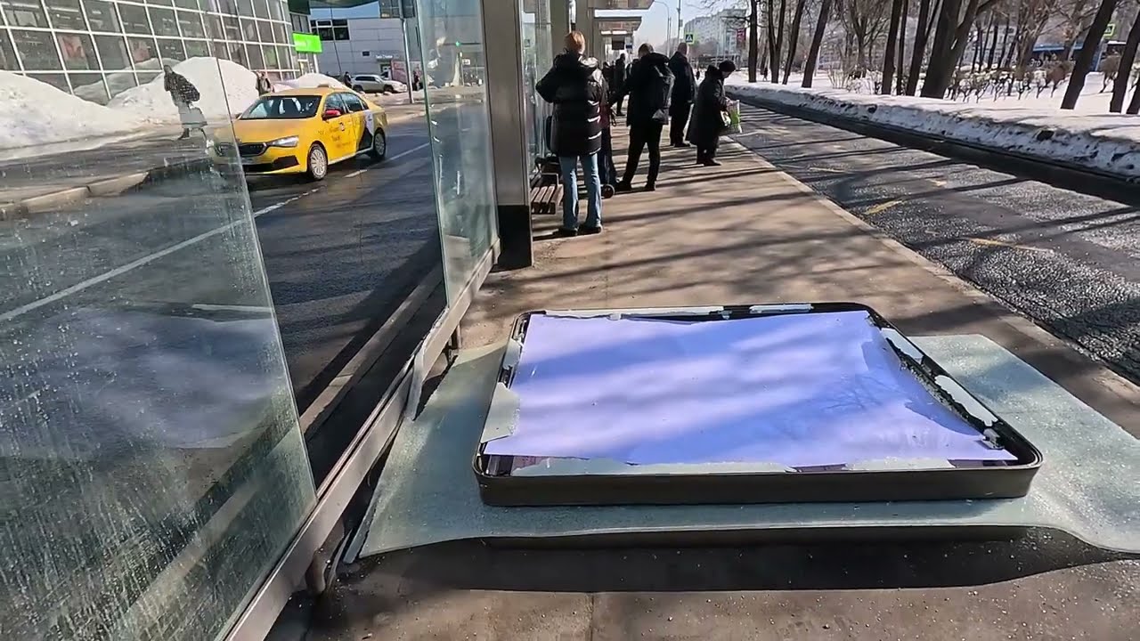 Самоуничтожение автобусной леворядки на Череповецкой улице. 