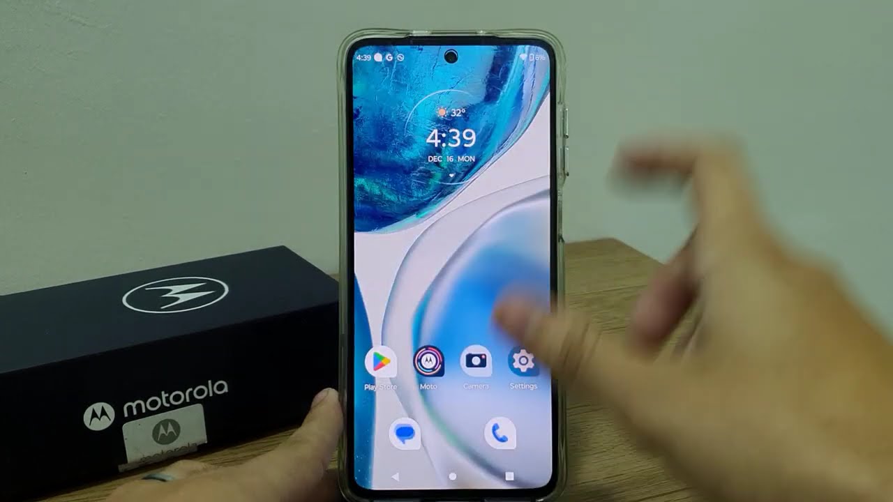 How to share a WiFi network using Quick Share on the Moto G50