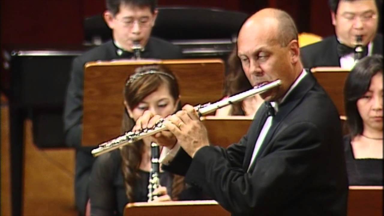 Mike Mower: Concerto, second movement. Göran Marcusson flute.