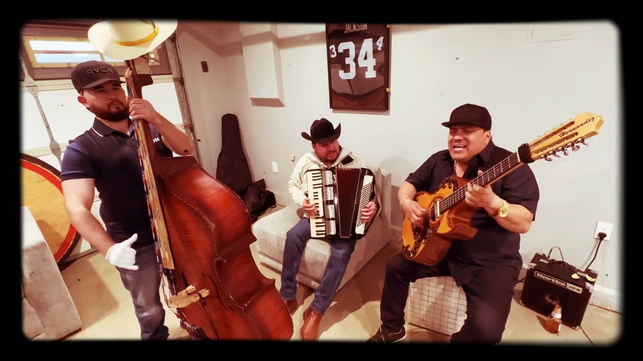 Ayer baje de la sierra - Los Chacaleños de Durango ft. Javier Beltran y Jovanie Nunez