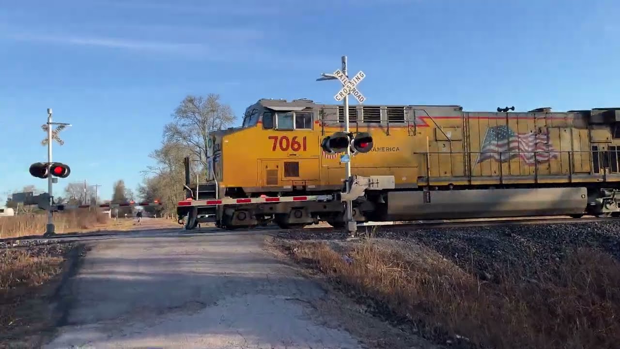 Union Pacific 7061 C44ACM Leads NB Manifest into Navasota, TX - 2/9/26