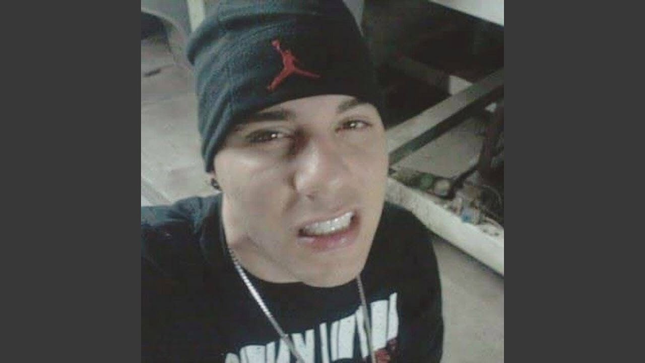 SOLO BESAME