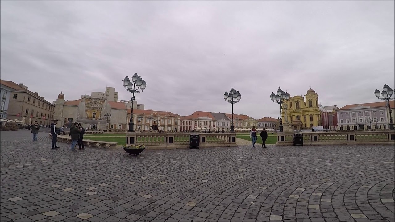 Walking around Piata Unirii