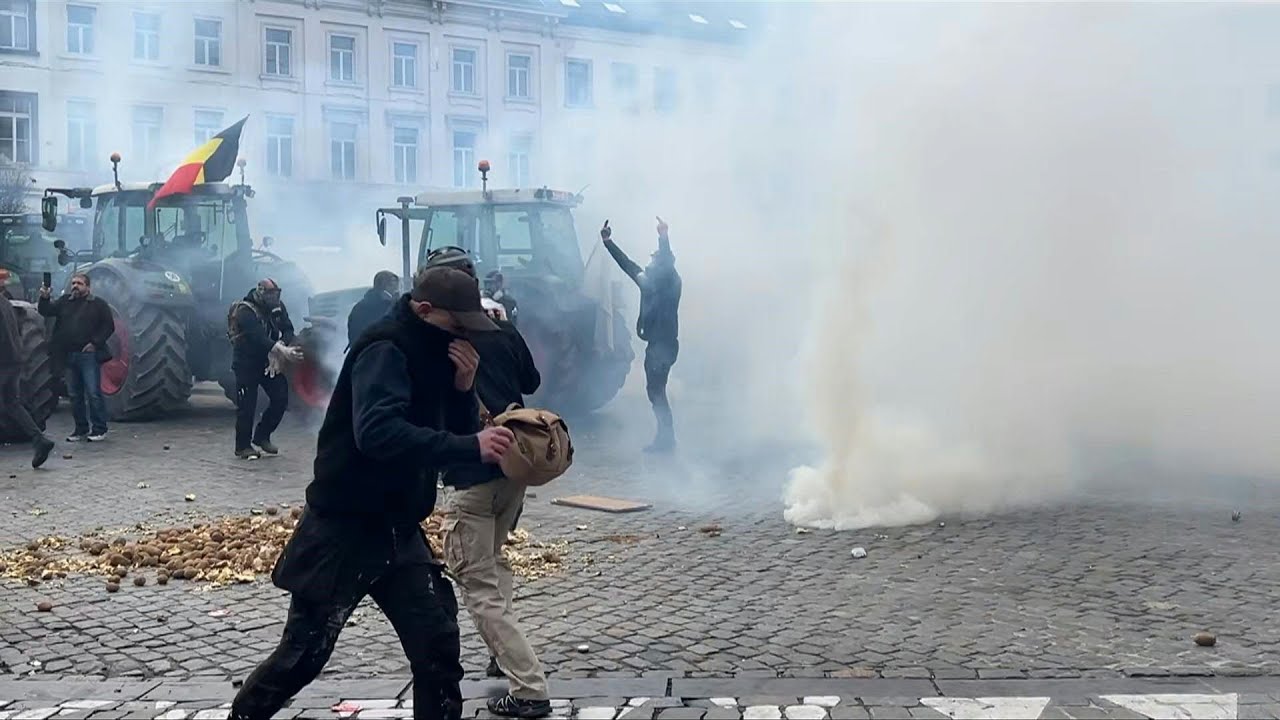 Farmers clash with police outside European Parliament amid protest against EU-Mercosur deal | AFP