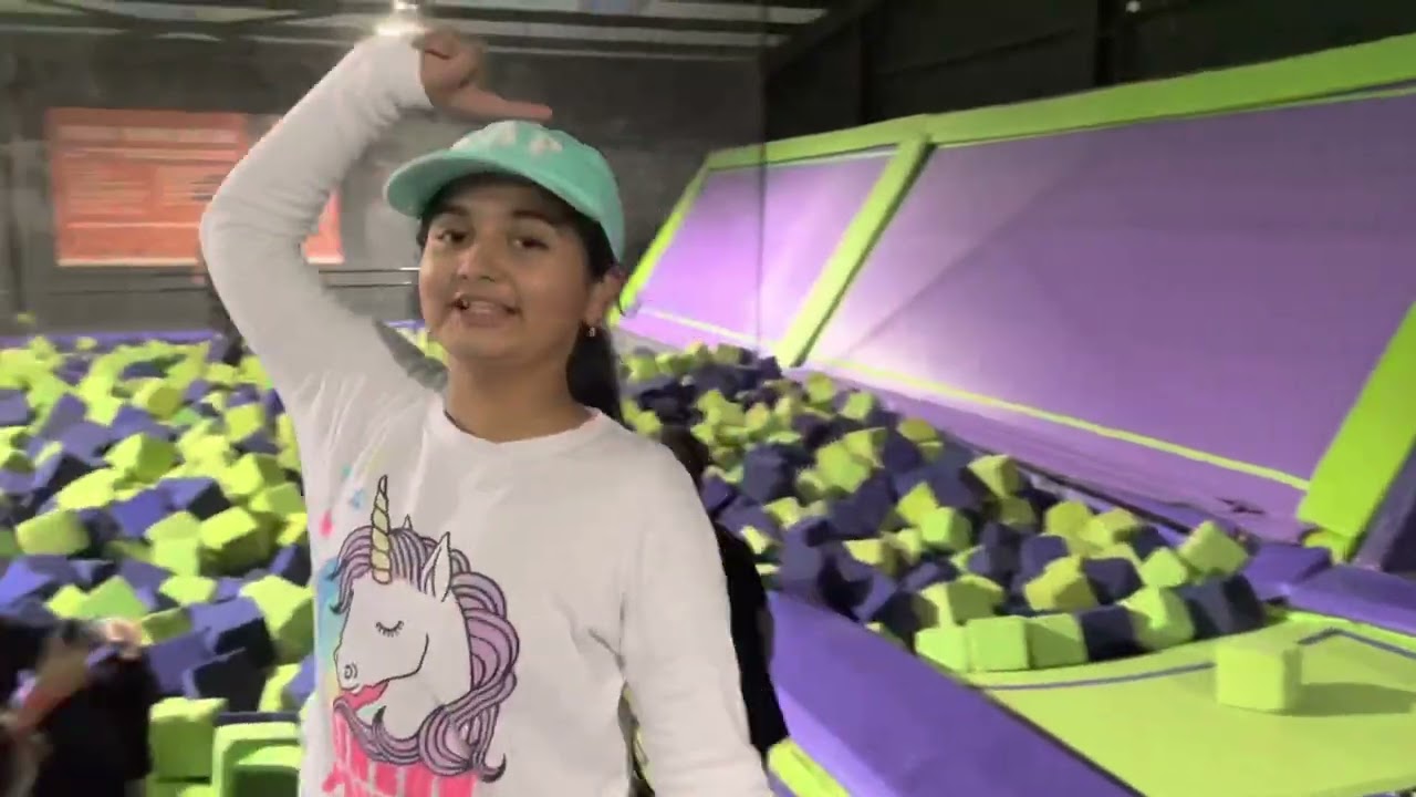 🇬🇧 Enjoying at Jump Giants Trampoline Park Grays (UK) 🇬🇧