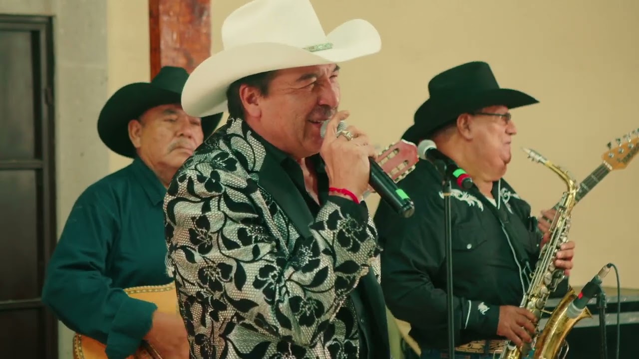 CORONA DE AZAHARES (JUAN SALAZAR JR)