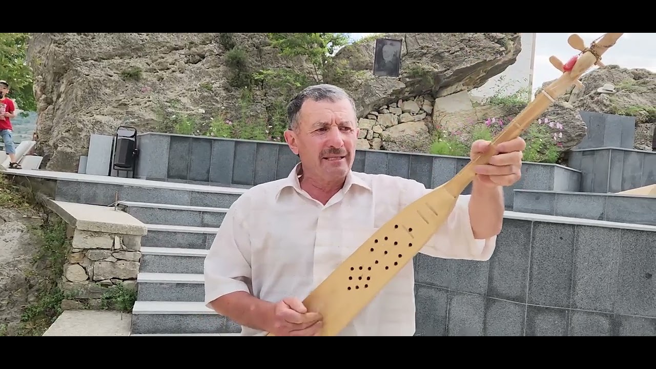 АВАРСКИЙ ПАНДУР ПОЮТ ХУРУХЦЫ ЧАРОДИНСКОГО РАЙОНА