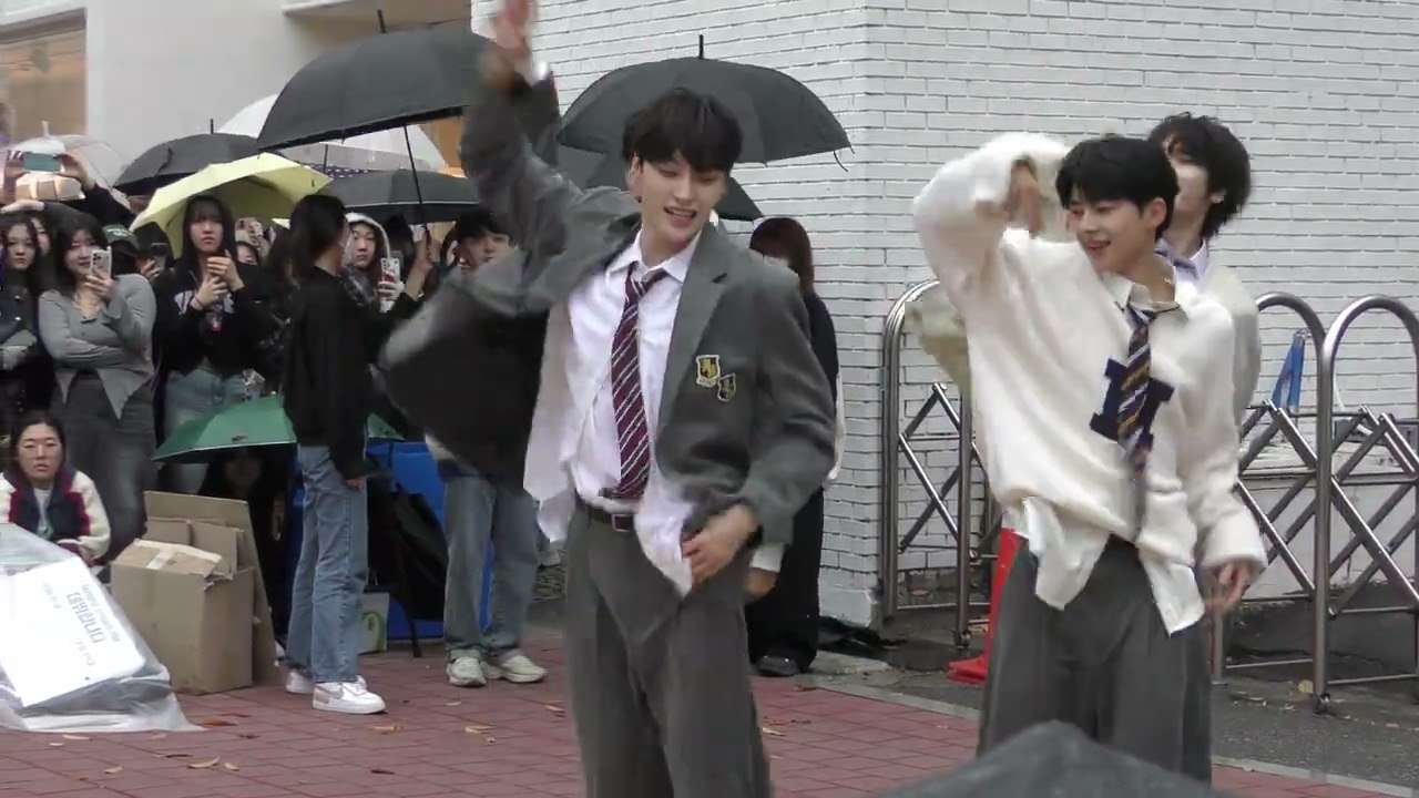 241116 UNNAME - Snap Shoot (세븐틴 SEVENTEEN) Hongdae Busking