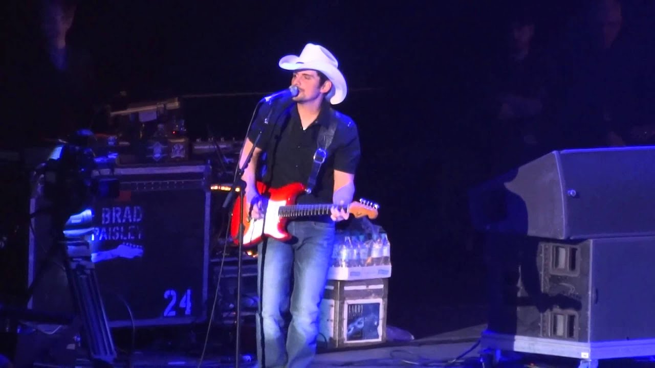 Brad Paisley - She's Everything (C2C London 16/3/14)