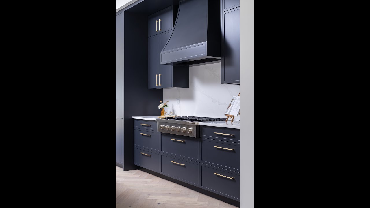Transform Your Home with Charcoal Grey Traditional Shaker Style Kitchen Cabinets!