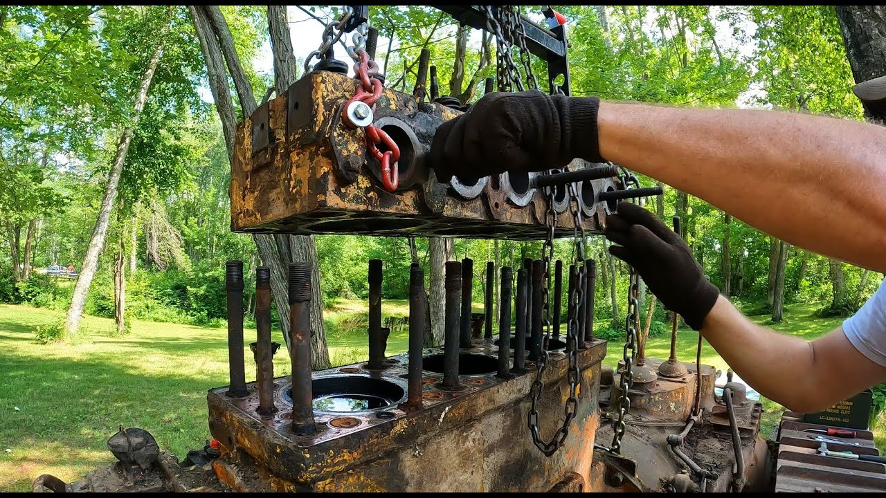 Caterpillar RD-6 First Look at Pistons! Removing Cylinder Head & Injection Pump - #2H1768 Ep.3
