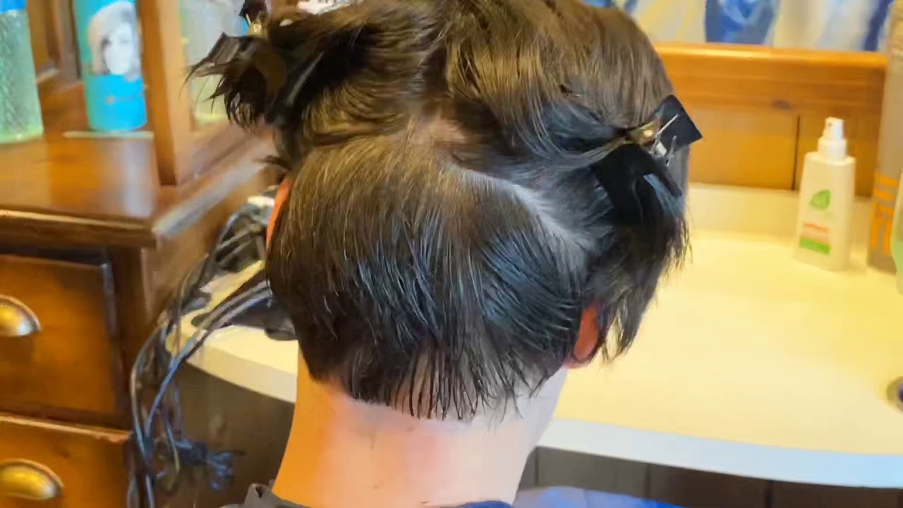 Marina’s Haarmode Achter- en voorkant knippen