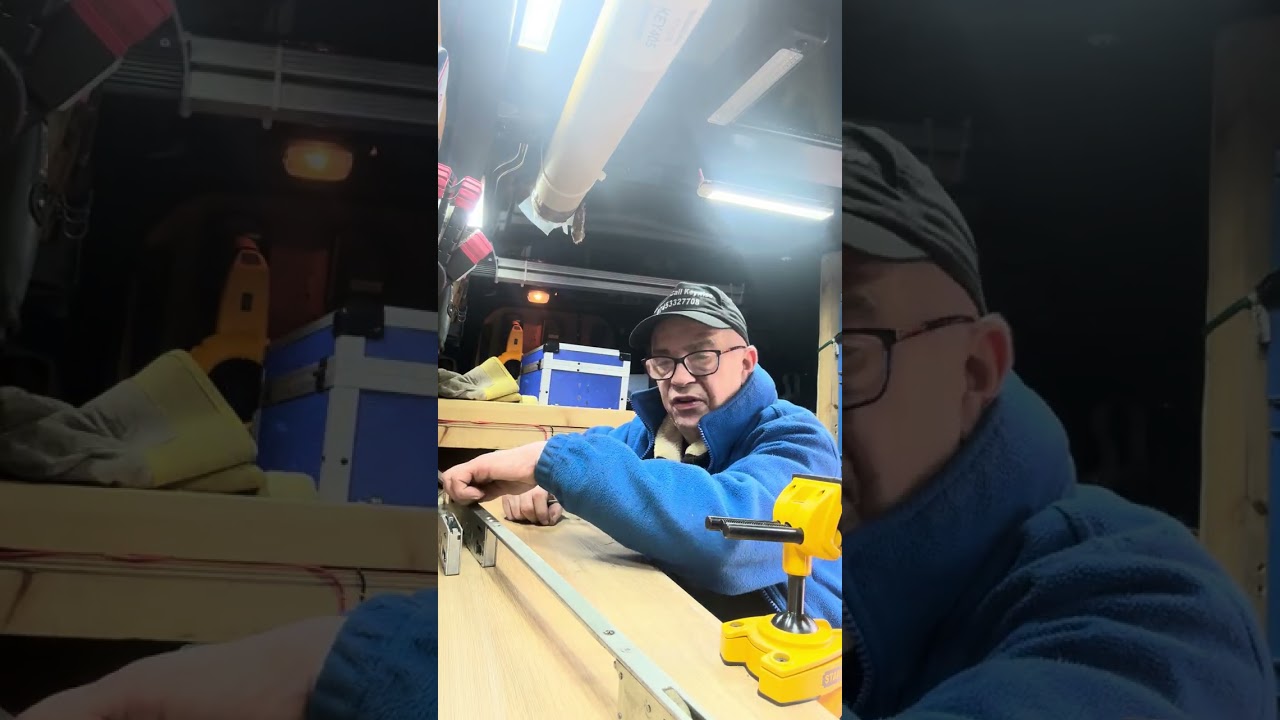 Keywise locksmiths (Guardian) working to fix a upvc mechanism after failing 