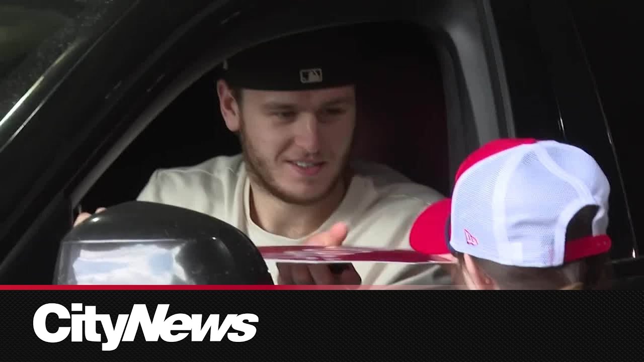 Habs goalie Jakub Dobe&scaron; turns 25