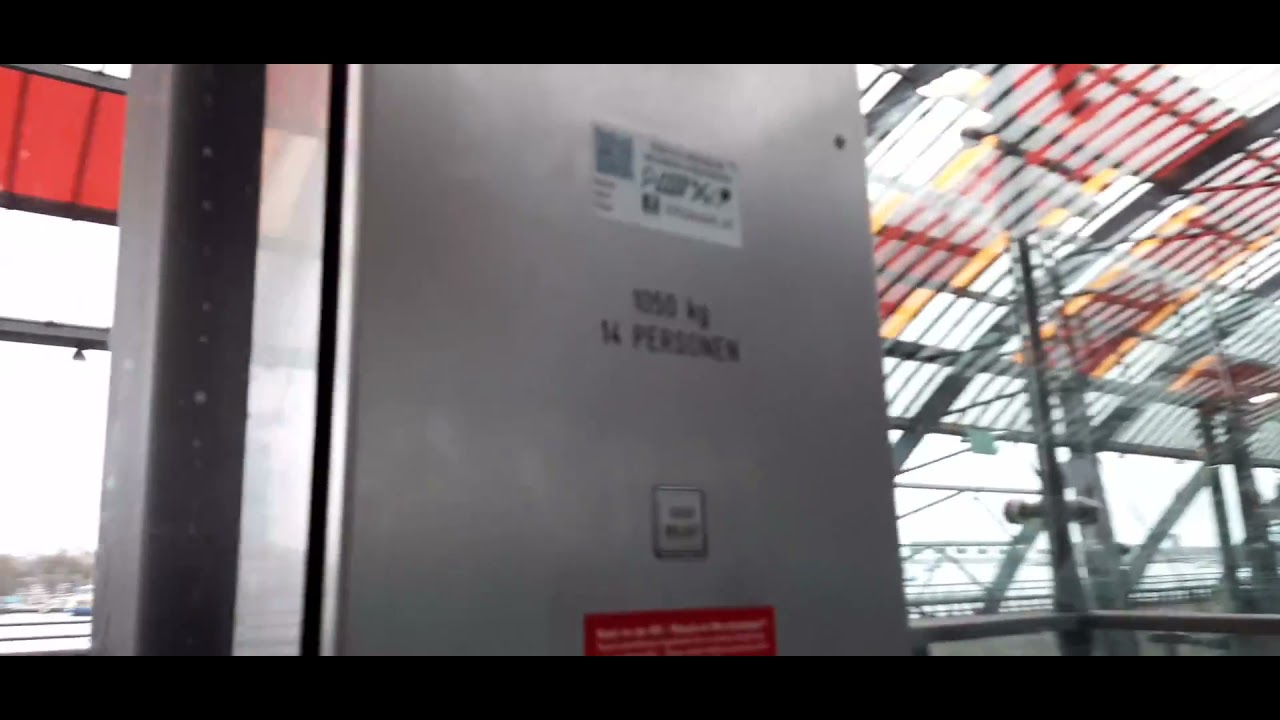 Lift busplatform Amsterdam Centraal