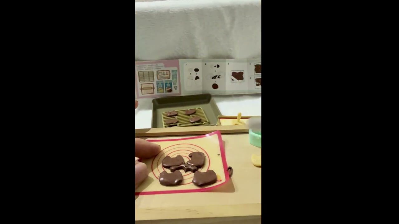 My First Miniverse DISASTER! Rolling & Gooey Mini Cookies DIY..