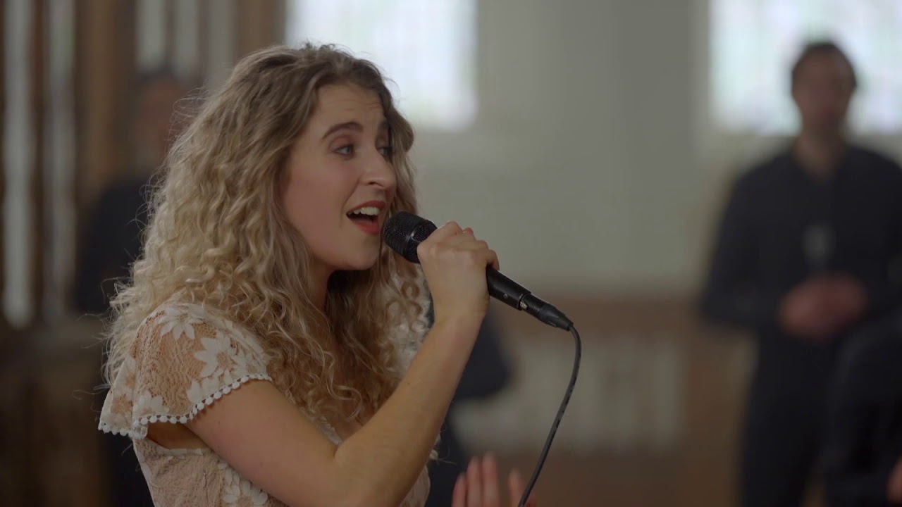 Sera Noa & Syb van der Ploeg - Ik wil jou van harte dienen | Petrus in het land | KRO-NCRV