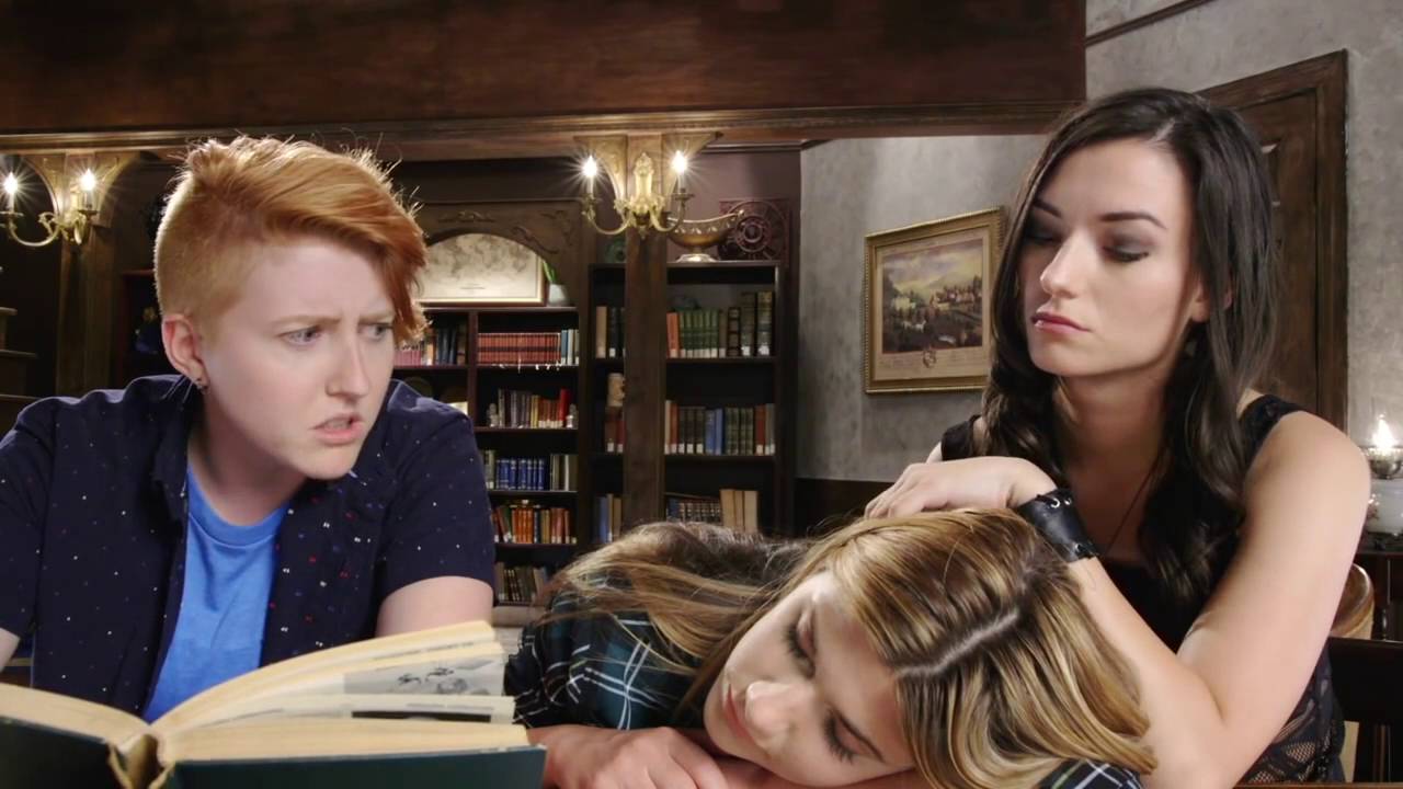 Hollstein Kisses / Can't stop the Feeling S1, S2 & S3