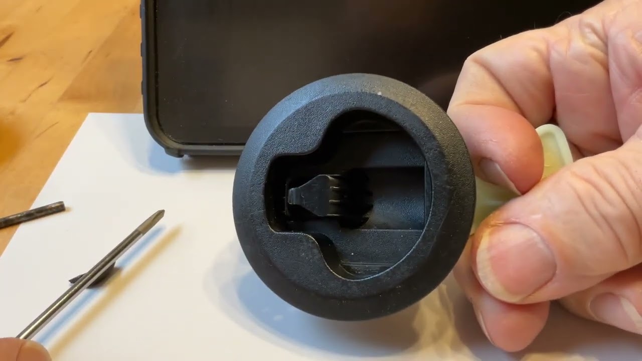 Chrysler Pacifica Stow-N-Go Slam Latch Repair - EASY FIX!