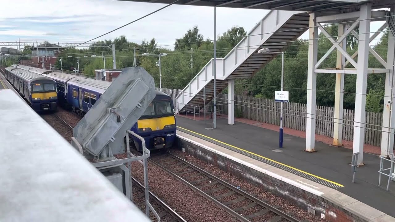 SR Class 320s 320304+320315 at Newton | 27.08.2022