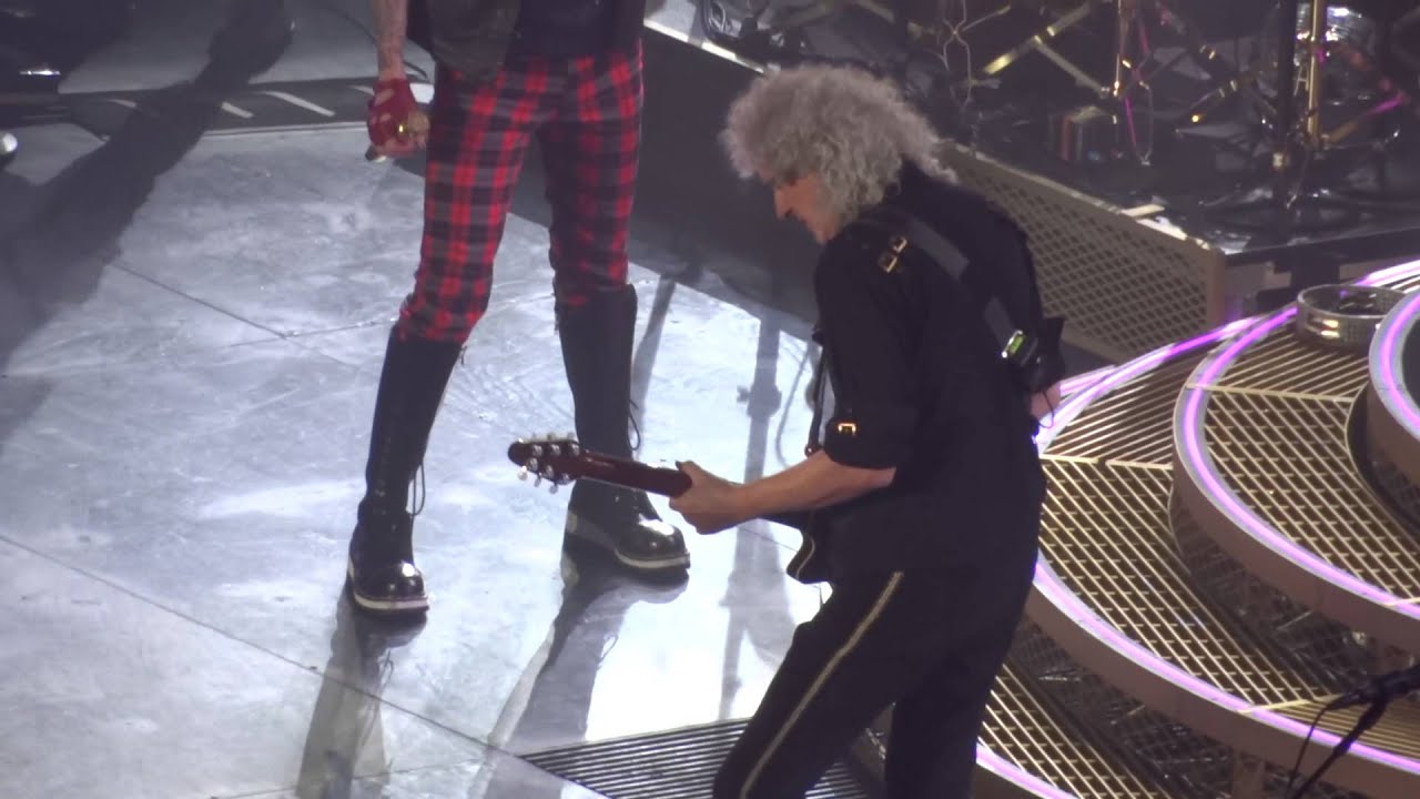 Queen + Adam Lambert - Crazy Little Thing Called Love - live 21 january 2015 - Manchester