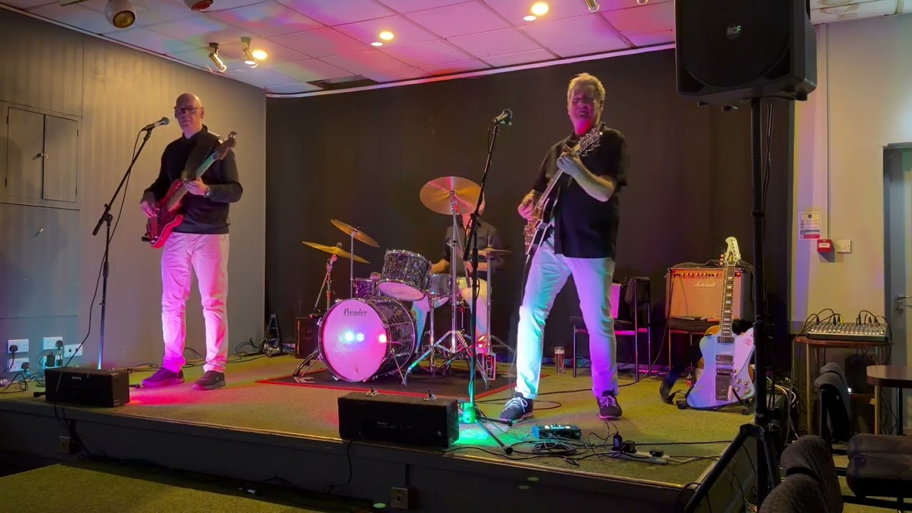 Poacher play “Walk in the room”
