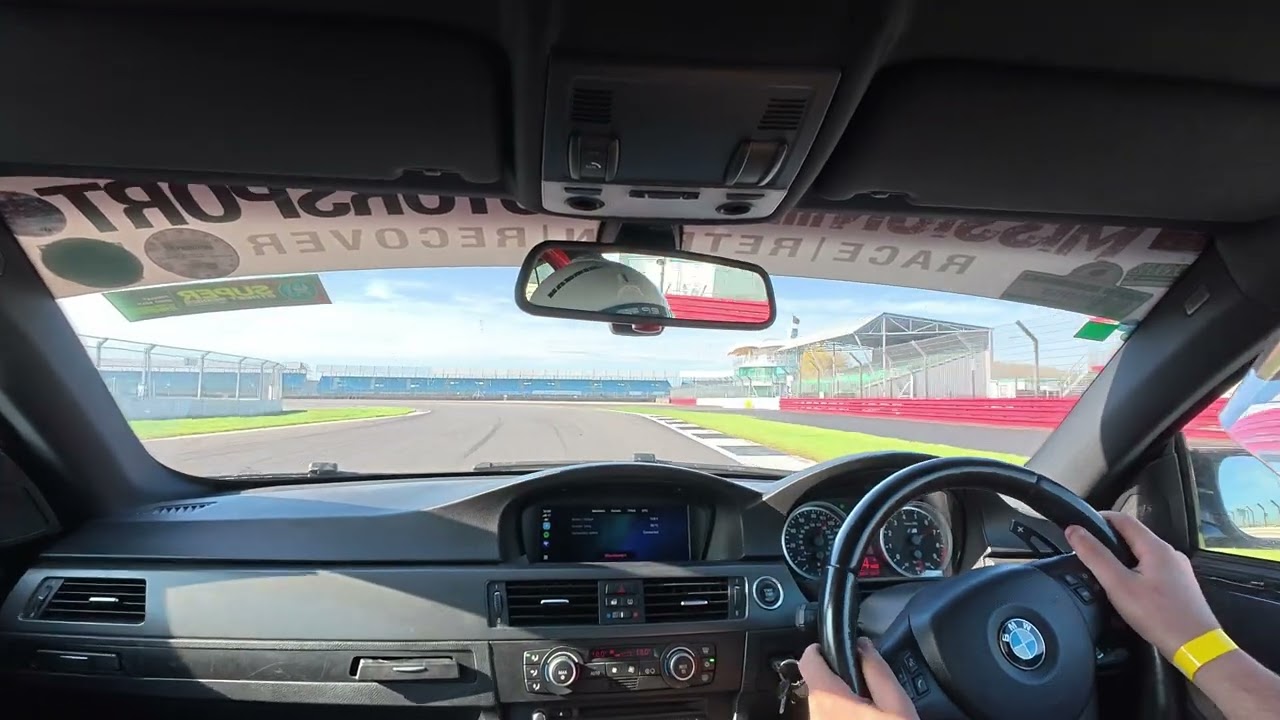 Silverstone Mission Motorsport Troops Track Day 2025 - e92 m3