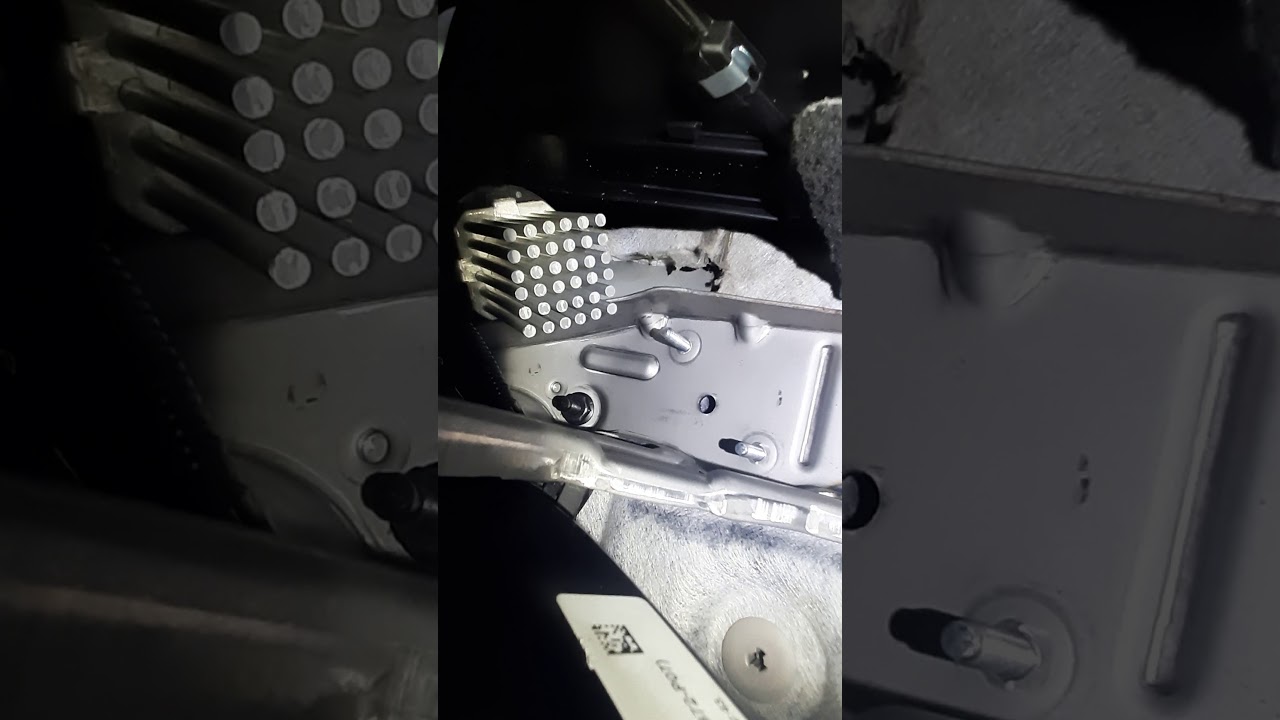 2015 Volvo XC60 T5 Blower Motor Resistor Install - Part 1