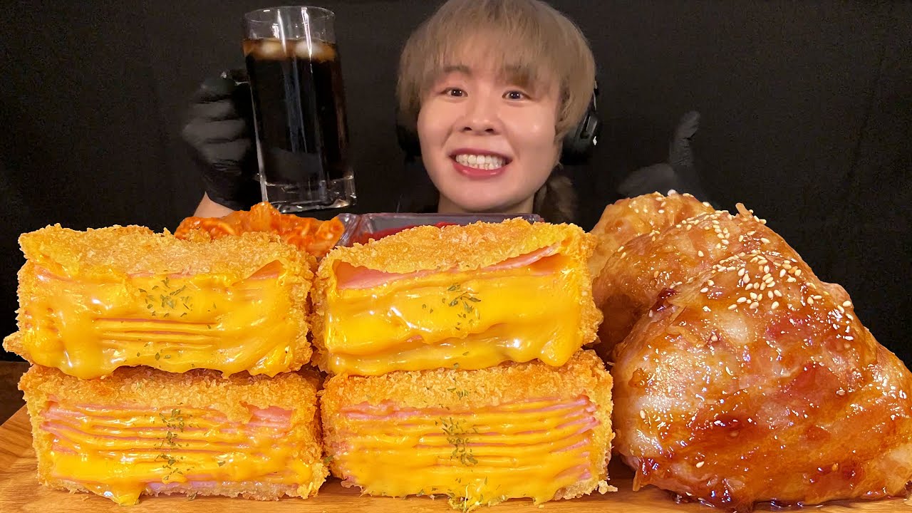 ASMR ミルフィーユカツ&肉巻きおにぎり大食い‼️〜チーズのシート剥がす時、端っこも綺麗に捲れると気持ち良い〜【咀嚼音】