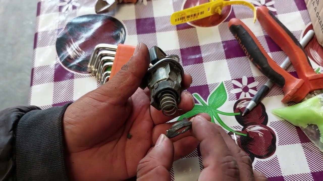 COMO DESARMAR CILINDRO DE PUERTA O CHAPA PARA VW LUPO-JETTA A4-CROXFOX-GOL.