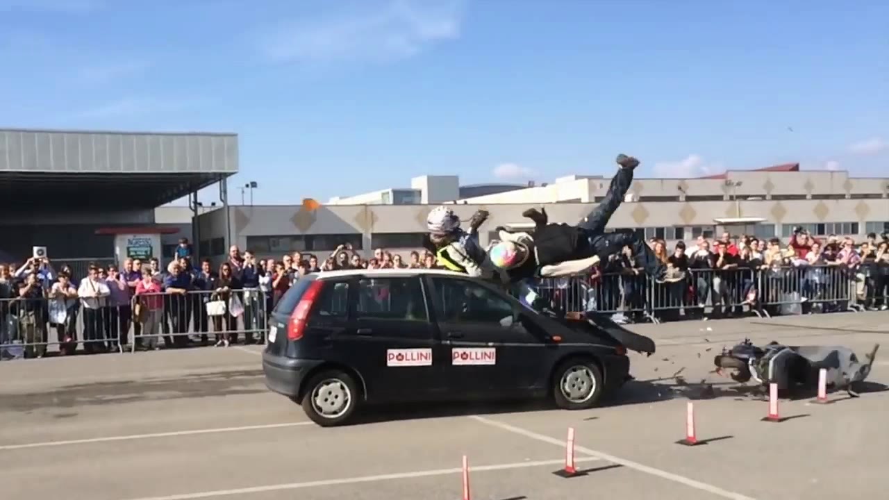 Nova-Moto Motoairbag Crash Test ralenti