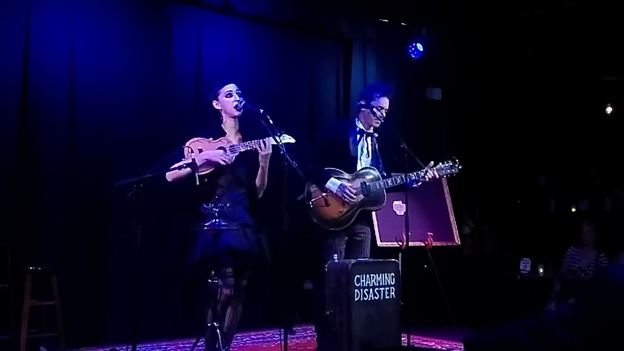 Charming Disaster - Houdini