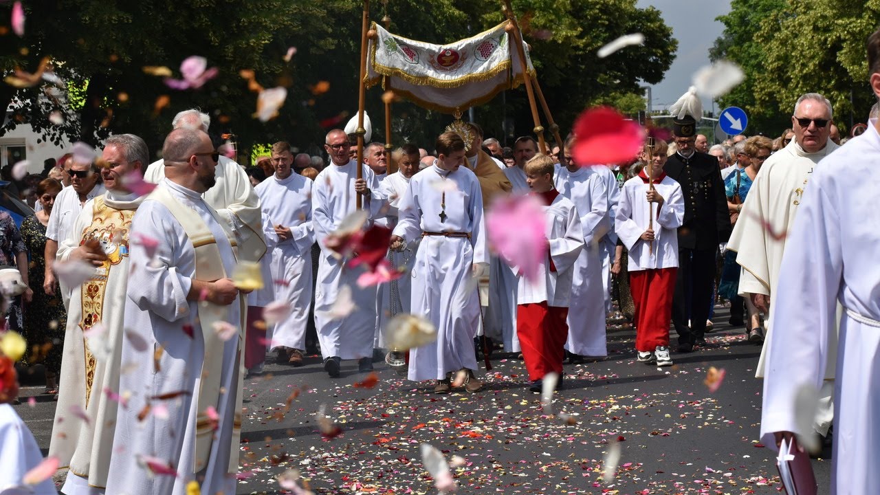 Procesja Bożego Ciała w Koninie 2024. Miłość to obecność