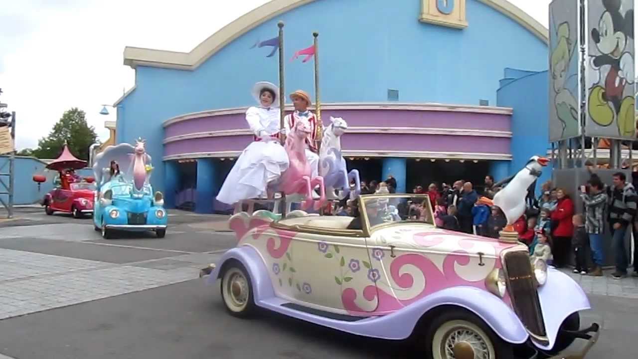 WALT DISNEY STUDIOS PARK -  Disney's Stars 'n' Cars spectacular parade (Disneyland Paris [HD])