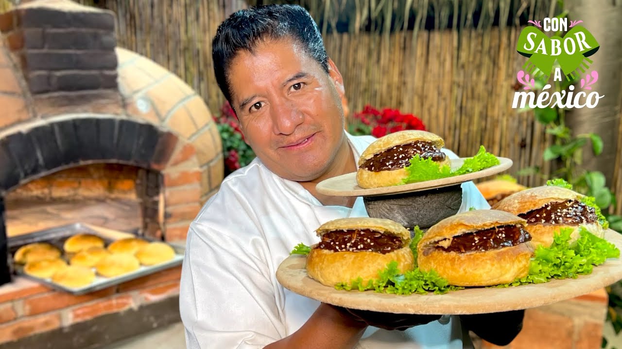 HOJALDRAS horneadas rellenas de MOLE OAXAQUEÑO | #ConSaborAMexico