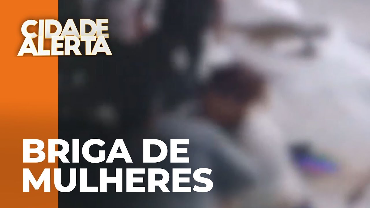 Briga de mulheres na frente da delegacia de Maringá