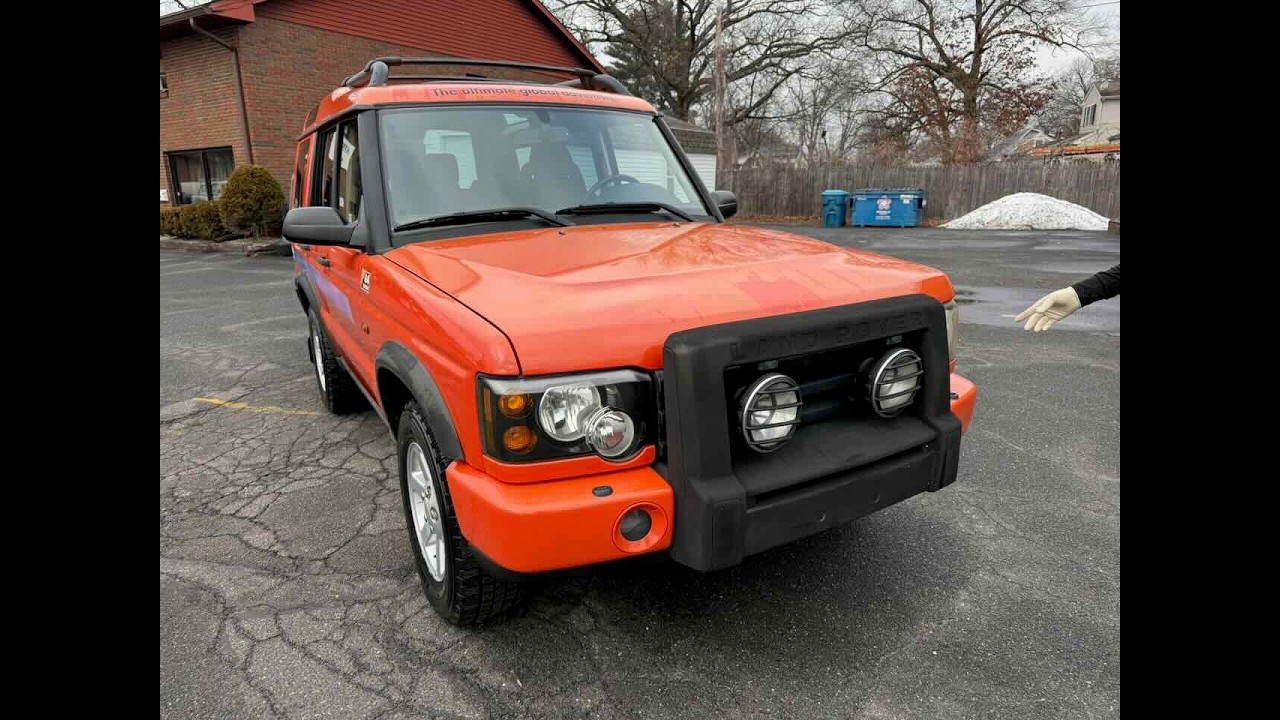Engine bay and walk around of a 2004 Land Rover Discovery G4 on BaT